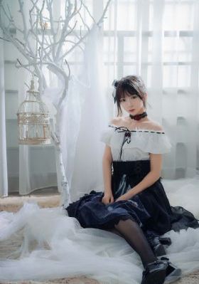 欧美吻戏床片段_BD英语高清完整版